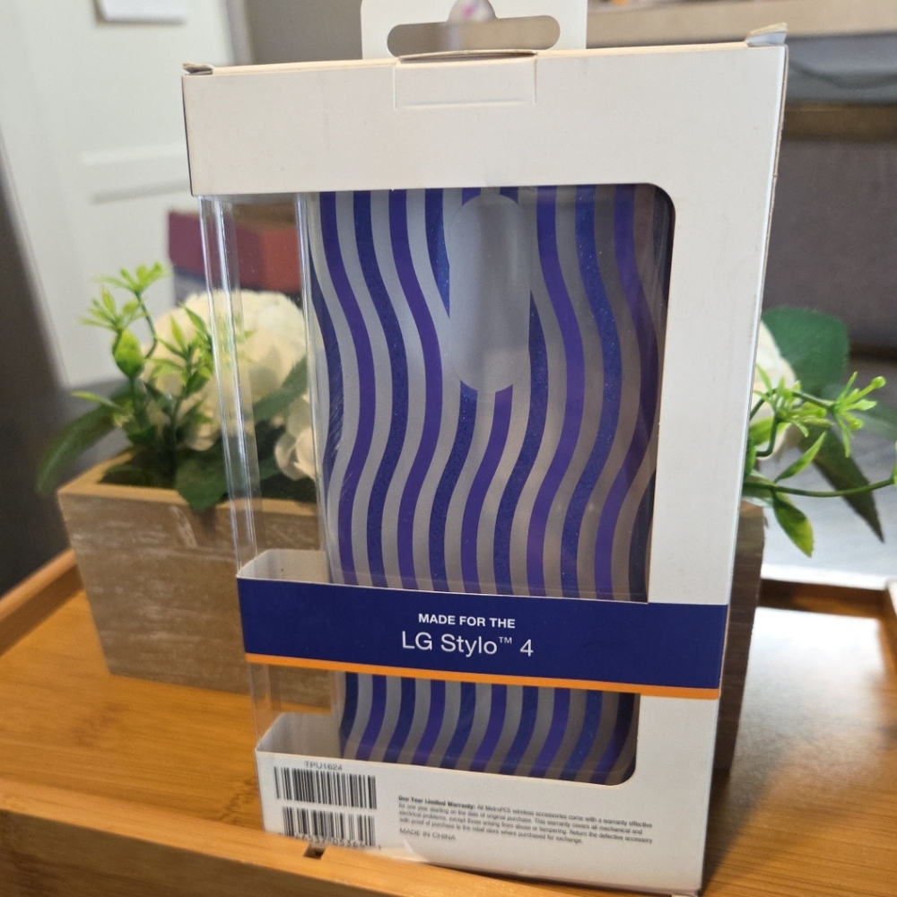 LG Stylo 4 Blue and White Phone Case